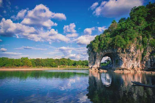 情侣跟团游桂林五天费用解析及预算指南